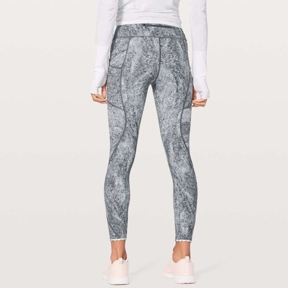Lululemon Tight Stuff Tight II Leggings Women's 4 Black White Speckled Scalloped
